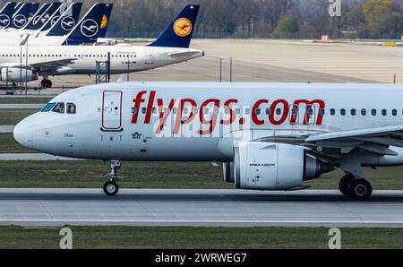 Ein Airbus A320-251N von Pegasus Airlines startete von der Südbahn des Flughafens München. Immatrikulation des Airbus A320neo TC-NCV. (München, Deutschl Stockfoto