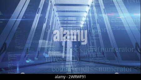 Bild der Datenverarbeitung über Computerserver Stockfoto