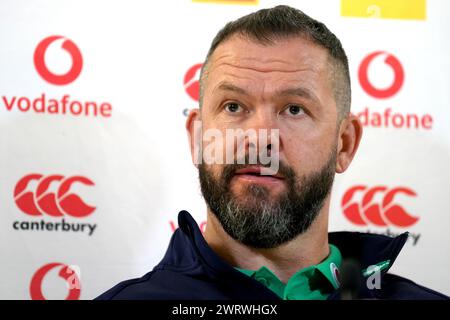 Andy Farrell, Cheftrainer von Irland, während einer Pressekonferenz im Aviva Stadium in Dublin. Bilddatum: Donnerstag, 14. März 2024. Stockfoto