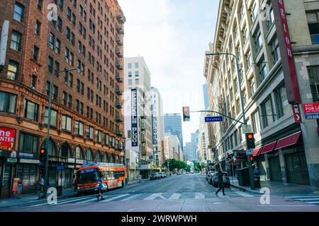 Los Angeles, Kalifornien, USA - 2. märz 2024 Straße in der Innenstadt. Hochwertige Fotos Stockfoto