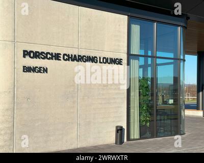 Porsche Charging Lounge Bingen am rhein, Power Charger Elektrofahrzeug, Ladestation, Elektrofahrzeug in Europa, alternative Energie, Technologie Stockfoto