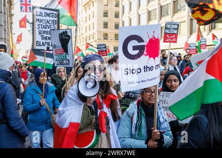 November 2023. Picadilly, London, Großbritannien. Nationalmarsch für Palästina. Großer marsch, der einen Waffenstillstand in Gaza fordert. Stockfoto