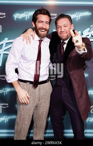 Jake Gyllenhaal (links) und Conor McGregor nehmen an einer Vorführung für Road House im Curzon Mayfair in London Teil. Bilddatum: Donnerstag, 14. März 2024. Stockfoto