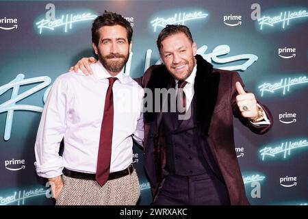 Jake Gyllenhaal (links) und Conor McGregor nehmen an einer Vorführung für Road House im Curzon Mayfair in London Teil. Bilddatum: Donnerstag, 14. März 2024. Stockfoto