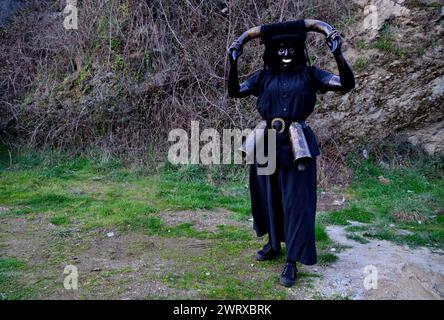 Teufel von Luzon (Guadalajara) in Vibo Maske Treffen von Viana do Bolo, Ourense, Spanien Stockfoto