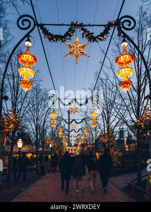 Der berühmte Vergnügungspark Tivoli in Kopenhagen am 25. Dezember 2023 Stockfoto