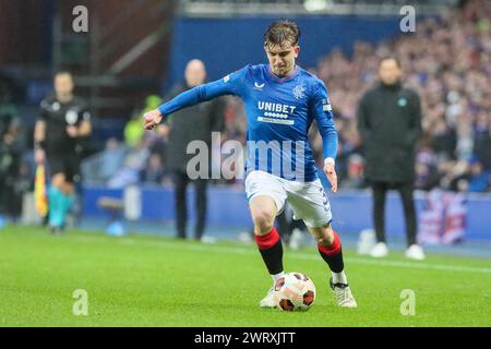 Glasgow, Großbritannien. März 2024. Die Rangers FC spielen beim zweiten Spiel gegen Benfica FC auf ihrem Heimstadion, dem Ibrox Stadium. Im vorherigen Spiel auf dem Heimspielplatz von Benfica in Lissabon, Portugal, war das Ergebnis 2:2. Der Gewinner dieses Spiels geht in die nächste Runde und die letzten 8 im Wettbewerb. Quelle: Findlay/Alamy Live News Stockfoto