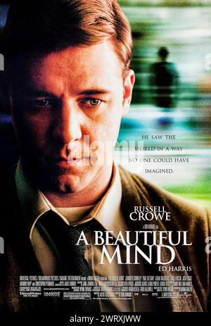 A Beautiful Mind (2001) von Ron Howard mit Russell Crowe, Ed Harris und Jennifer Connelly. Biopic über das mathematische Genie John Nash, der geheime Arbeit in der Kryptographie akzeptiert, aber als er sich einer größeren Verschwörung bewusst wird, beginnt, seine eigene Realität in Frage zu stellen. Foto eines Original-Posters aus dem Jahr 2001 (US-1-Blatt). ***NUR REDAKTIONELLE VERWENDUNG*** Credit: BFA / Universal Pictures Stockfoto