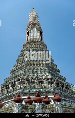 Architektonische Details vom Wat Arun Ratchawararam Tempel Bangkok, Thailand Stockfoto
