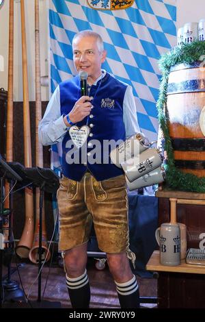 Brauereidirektor Dr. Michael Moeller, 20 Jahre Hofbraeuhaus Las Vegas, Veranstaltung, 12.03.2024 Las Vegas Nevada USA *** Brauereidirektor Dr. Michael Moeller, 20 Jahre Hofbraeuhaus Las Vegas, Veranstaltung, 12 03 2024 Las Vegas Nevada USA Copyright: Xkolbert-Press/ChristianxKolbertx Stockfoto