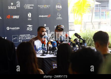 Valencia, Carabobo, Venezuela. März 2024. März 2024. Jhonny Delcorral (L) Präsident von fundadeporte und Juan Bethancourt (R) Bürgermeister von Puerto Cabello geben in einer Pressekonferenz Details des Premier Padel P2 bekannt, der vom 25. Bis 31. März in Puerto Cabello, Venezuela, stattfinden wird und Teil des Premier Padel 2024-Kalenders ist. Dieser von der Internationalen Padel-Föderation (FIP) geförderte Rundkurs umfasst 25 Turniere in 19 Ländern, darunter Argentinien, Chile, Paraguay, Venezuela und Mexiko. Foto: Juan Carlos HernÃndez.übersetzt mit DeepL.com (kostenlose Version) (Credit Image: © Ju Stockfoto