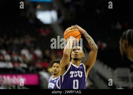 14. MÄRZ 2024: TCU Horned Frogs Guard Micah Peavy (0) stellt einen Freiwurf beim Big 12 Championship Tournament im T-Mobile Center in Kansas City, Missouri, vor. Jon Robichaud/CSM. (Foto: © Jon Robichaud/Cal Sport Media) Stockfoto