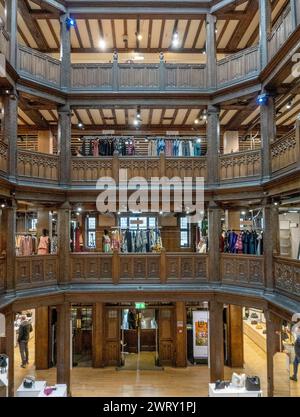 Interior Liberty Kaufhaus, London, England, Großbritannien Stockfoto