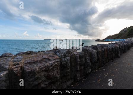 Wunderschöner Blick auf Meadfoot Beach, Torquay, Devon, Großbritannien Stockfoto