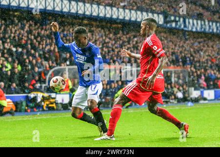 Glasgow, Großbritannien. März 2024. Die Rangers FC spielen beim zweiten Spiel gegen Benfica FC auf ihrem Heimstadion, dem Ibrox Stadium. Im vorherigen Spiel auf dem Heimspielplatz von Benfica in Lissabon, Portugal, war das Ergebnis 2:2. Der Gewinner dieses Spiels geht in die nächste Runde und die letzten 8 im Wettbewerb. Quelle: Findlay/Alamy Live News Stockfoto