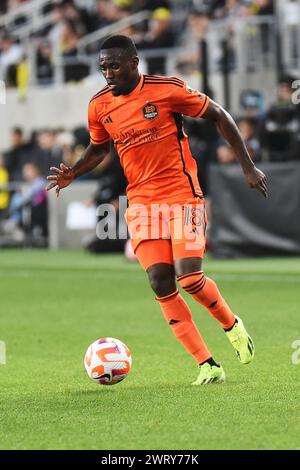 Columbus, Ohio, USA. März 2024. Der Houston Dynamo FC-Stürmer Ibrahim Aliyu (18) übernimmt den Ball gegen den Houston Dynamo FC in ihrem Spiel in Columbus, Ohio. Brent Clark/Cal Sport Media/Alamy Live News Stockfoto