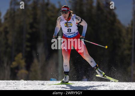 Canmore, Alberta, Kanada. März 2024. Lena Gross Haecki aus der Schweiz in Aktion beim 7,5 km SPRINT-Wettbewerb der Frauen beim BMW IBU World Cup Biathlon 2024 Canmore. Quelle: Jozef Karoly/Alamy Live News. Stockfoto