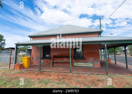 Das Leahy Historic House wurde um 1885 erbaut und gehörte Anfang der 1900er Jahre Sir Sydney Kidman in Thargomindah, Queensland, QLD, Australien Stockfoto