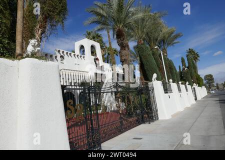 Las Vegas, Nevada, USA 7. März 2024 Illusionisten/Zauberer Siegfried & Roy ehemaliges Haus/Haus, Jungle Palace, alias Little Bavaria, erbaut 1954 am 1639 Valley Drive am 7. März 2024 in Las Vegas, Nevada, USA. Foto: Barry King/Alamy Stock Photo Stockfoto