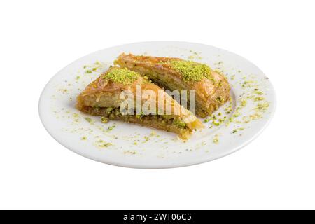 Türkischer Kaffee und traditionelles türkisches Dessert Baklava auf Teller auf weißem Hintergrund Stockfoto