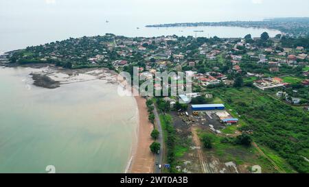 Ein Blick aus der Vogelperspektive auf die Küstenhauptstadt Sao Tome, Afrika Stockfoto