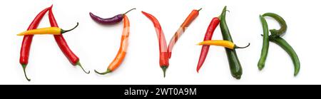 Buchstaben A J V A R von orange grün rot lila gelb Chili Pfeffer Gemüse Paprika Pfeffer Sauce ajvar, für Textwort, Poster, Banner Schild, Snackmenü Stockfoto