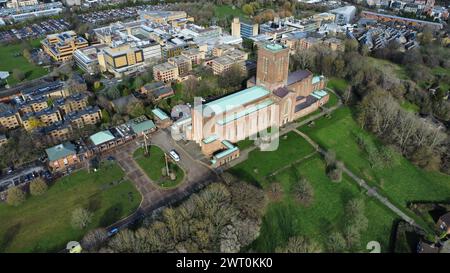 Eine Luftaufnahme der Guildford Cathedral in England. Stockfoto