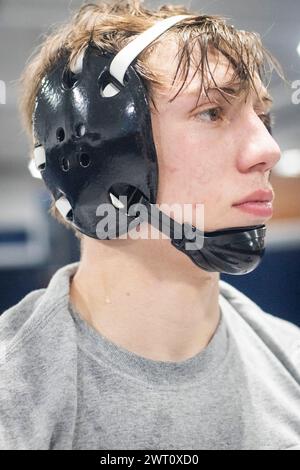 Highschool-Porträt männlicher Ringkämpfer im Training Stockfoto