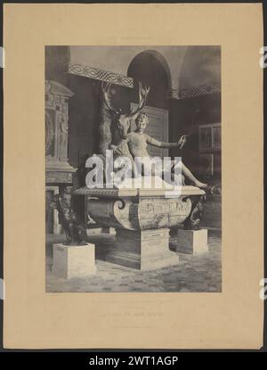 La Diane de Jean Goujon. Charles Marville, Fotograf (französisch, 1813 - 1879) Louis Désiré Blanquart-Evrard, Drucker (französisch, 1802 - 1872) 1851 (Recto, Mount), in der Mitte über dem Bild, in Schwarz: 'PARIS PHOTOGRAPHIE'; links unter dem Bild, in Schwarz: 'CH. MARVILLE, PHOT.'; in der Mitte unter dem Bild, schwarz: 'BLANQUART-EVRARD, EDITEUR.'; in der unteren Mitte schwarz: 'INTERIEUR D'UNE SKULPTUR FRANCAISE / AU MUSÉE DU LOUVRE / LA DIANE DE JEAN COUJON. / Imprimerie Photographique de Blanquart-Evrard, á Lille / PL. 7' (Verso, Halterung) in Bleistift geschrieben, unten rechts: '$600 [unterstrichen] / M Stockfoto