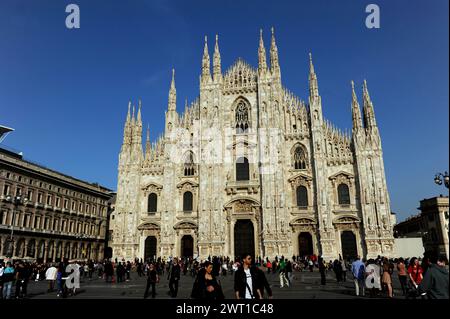 Hauptfassade Mailänder Kathedrale Basilika Krippe Kirche Santa Maria Duomo Mailänder Architektur Piazza Duomo Lombardei Lombardei Lombardei Stockfoto