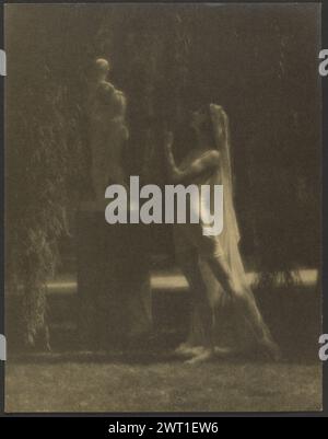 Love's Shrine. Louis Fleckenstein, photographer (American, 1866 - 1943) 1924–1943 "5 - 'Love's Shrine' / Louis Fleckenstein / 1510 E. 3rd St. / Long Beach, Cal.," pencil, verso top center Stockfoto