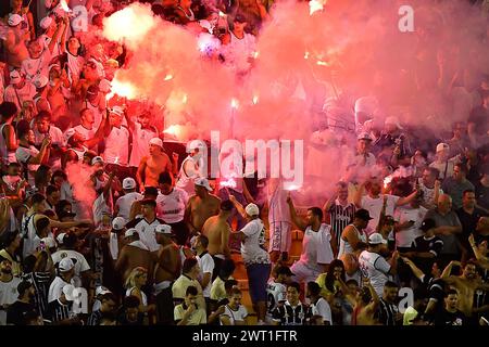 São Bernardo do Campo (SP), 14/03/2024 - Futebol/São BERNARDO-CORINTHIANS - Fans aus Korinthen - Spiel zwischen São Bernardo x Corinthians, gültig für die zweite Phase der Copa do Brasil, die im 1. De Maio Stadion in São Bernando, Stadt São Paulo, ausgetragen wird; in der Nacht von diesem Donnerstag, dem 14.. (Foto: Eduardo Carmim/Alamy Live News) Stockfoto