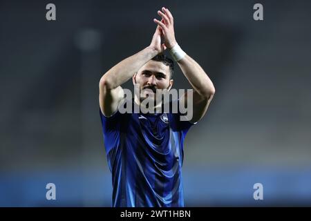 Bergamo, Italien. März 2024. Sead Kolasinac von Atalanta BC feiert am 14. März 2024 im Gewiss-Stadion in Bergamo, Italien, das Achtelfinale der UEFA Europa League zwischen Atalanta BC und Sporting CP beendet. Quelle: Marco Canoniero/Alamy Live News Stockfoto