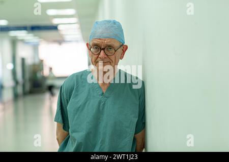 Henry Marsh , führender britischer Neurochirurg und Autor des Buches Do No Harm an der Neurochirurgie-Abteilung des St George's Hospital in London 3.03.2015 Stockfoto