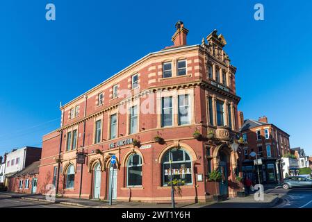 Der Junction Pub in Harborne, Birmingham, ist ein verziertes viktorianisches Backsteingebäude Stockfoto