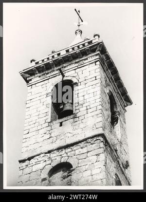 Sardinien Sassari Tempio Pausania Cathedral4. Hutzel, Max 1960-1990 postmittelalterliche Architektur (14. Und 19. Jahrhundert). Die Fassade ist eine Rekonstruktion aus dem 19. Jahrhundert. Portal und campanile sind von der ursprünglichen Struktur der späten 1400er Jahre erhalten Einige architektonische Skulpturen. Der in Deutschland geborene Fotograf und Gelehrte Max Hutzel (1911–1988) fotografierte in Italien von den frühen 1960er Jahren bis zu seinem Tod. Das Ergebnis dieses Projektes, von Hutzel als Foto Arte Minore bezeichnet, ist eine gründliche Dokumentation der kunsthistorischen Entwicklung in Italien bis zum 18. Jahrhundert, darunter auch Objekte der Etrusker und Römer Stockfoto