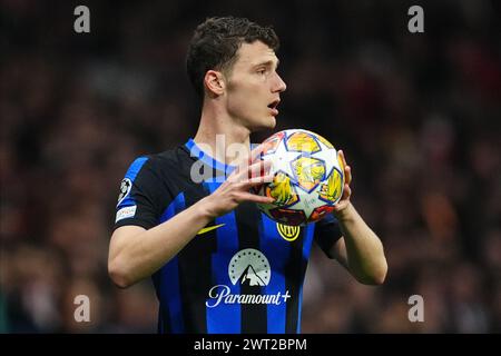 Madrid, Spanien. März 2024. Benjamin Pavard von Inter Mailand spielte im Achtelfinale zwischen Atletico de Madrid und Inter Mailand am 13. März 2024 im Civitas Metropolitano Stadion in Madrid Spanien. (Foto: Bagu Blanco/PRESSINPHOTO) Credit: PRESSINPHOTO SPORTS AGENCY/Alamy Live News Stockfoto