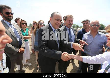 Der italienische Minister für Kulturerbe Alberto Bonisoli, begleitet von Superintendent Massimo Osanna, bei einer der neuen Ausgrabungen, die Teil sind Stockfoto