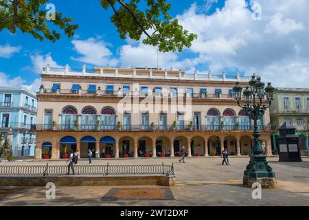 Hotel Santa Isabel an der Calle Barillo Street an der Plaza de Armas in Old Havana (La Habana Vieja), Kuba. Das alte Havanna gehört zum Weltkulturerbe. Stockfoto