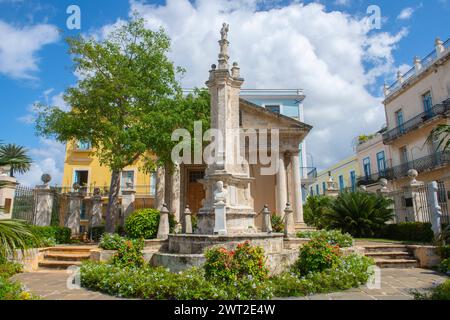 El Templete ist ein Tempel zum Gedenken an die erste Stadt, die in Havanna erbaut wurde. Es liegt an der Calle Barillo Street an der Plaza de Armas in Old Havanna (La Habana Vie Stockfoto