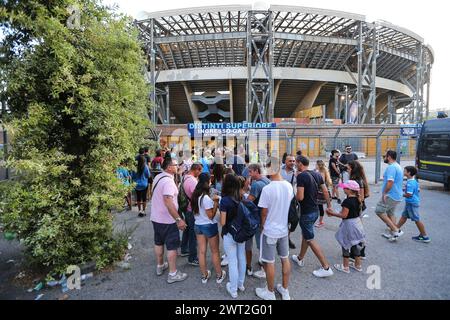 Außenansicht des San Paolo Stadions vor einem Fußballspiel. Stockfoto