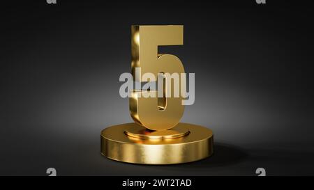 Die Zahl 5 auf einem Sockel/Podium in goldener Farbe vor dunklem Hintergrund mit Spotlicht. Stockfoto