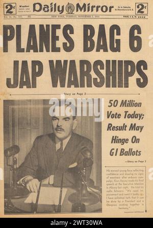 Die Titelseite von Daily Mirror 1944 berichtet, dass US-Flugzeuge japanische Schiffe versenken und US-Parlamentswahlen gewählt wurden Stockfoto