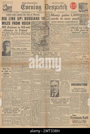 1945 Evening Dispatch-Titelseite, die den Vormarsch der Roten Armee in Richtung Deutschland, die Ardenschlacht und die britische Armee die Brücke über Rode Beek erobert Stockfoto
