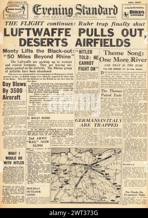 1945 Evening Standard-Titelseite: Luftwaffe verlässt Flugplätze, deutsche Truppen im Ruhrgebiet und alliierte Luftangriffe auf deutsche Städte Stockfoto