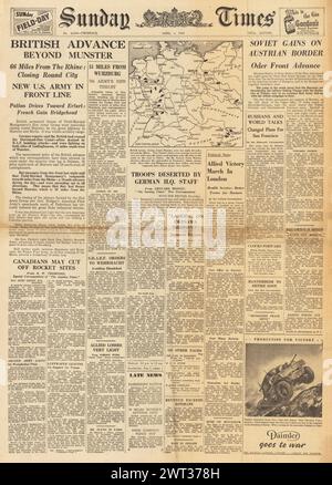 Die Titelseite der Sunday Times 1945 berichtet über den britischen Vormarsch nach Munster, die Schlacht um Okinawa und die Rote Armee nach Österreich Stockfoto