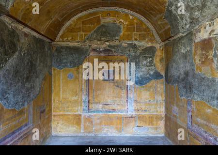 Ein Fresko in der Villa von Diomede, in den archäologischen Ausgrabungen von Pompeji, das nach der kürzlichen Restaurierung wieder eröffnet wurde. Stockfoto