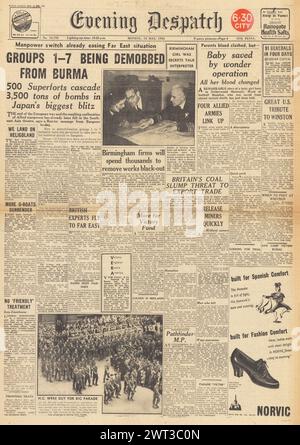 1945 Evening Dispatch-Titelseite berichtet, dass die Demobilisierung in Birma beginnt, die US-Luftwaffe bombardiert Nagoya und Bluttransfusion im Solihull Hospital Stockfoto