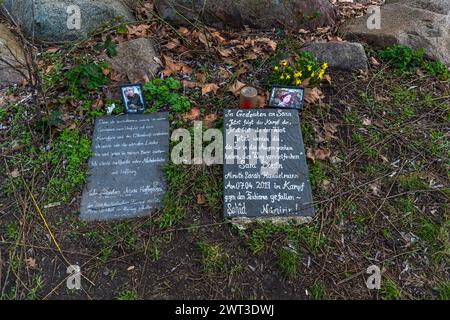 Gedenksteine für zwei Kreuzberger, die als Guerillas in Westkurdistan starben. Kreuzberg, Berlin, Deutschland Stockfoto