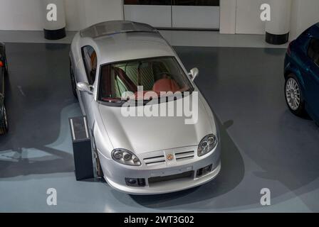 MG TF GT Coupe - der Prototyp des V6 MG F Coupé, das jetzt im British Motor Museum ausgestellt wird Stockfoto